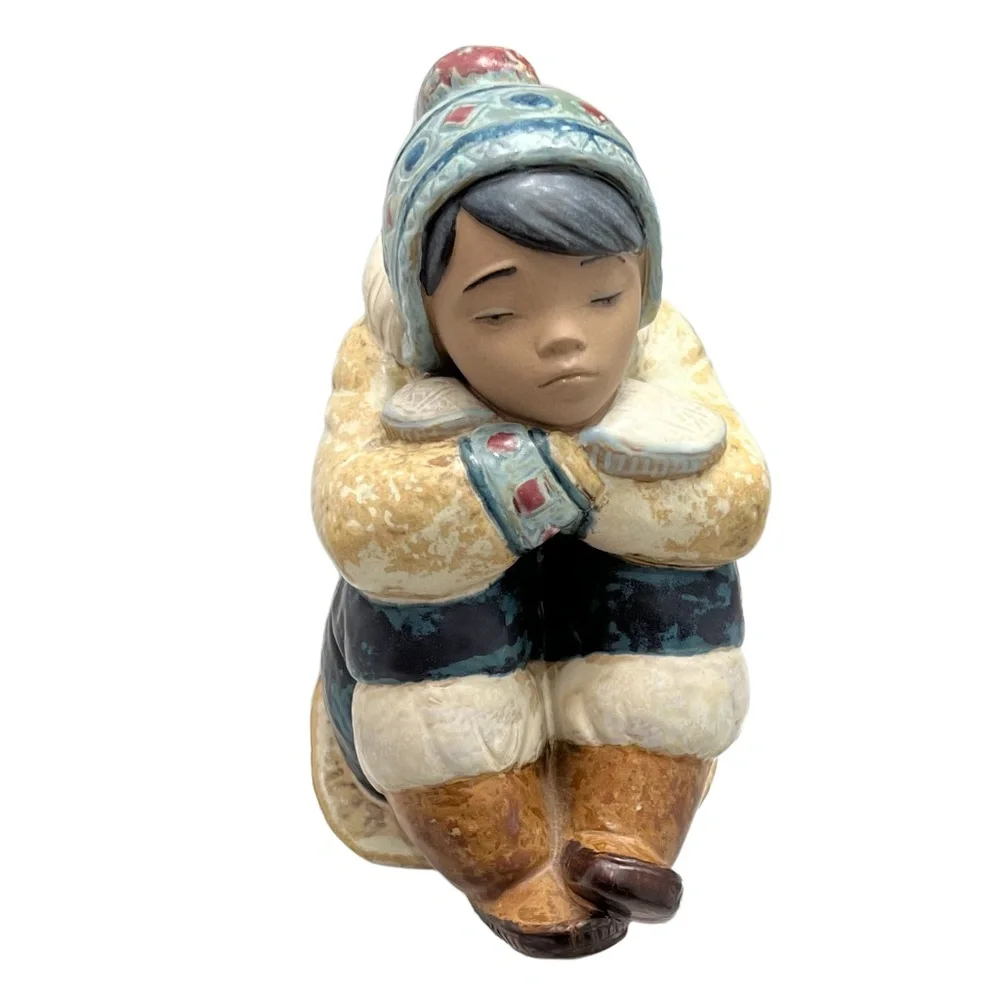 LLADRO PENSIVE ESKIMO BOY FIGURINE